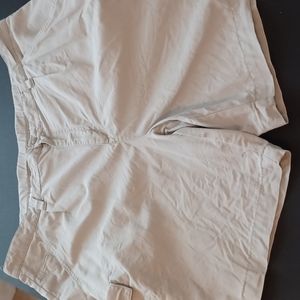 Columbia sportswear men's cargo beige shorts size 42 inseam 8 lots of pockets